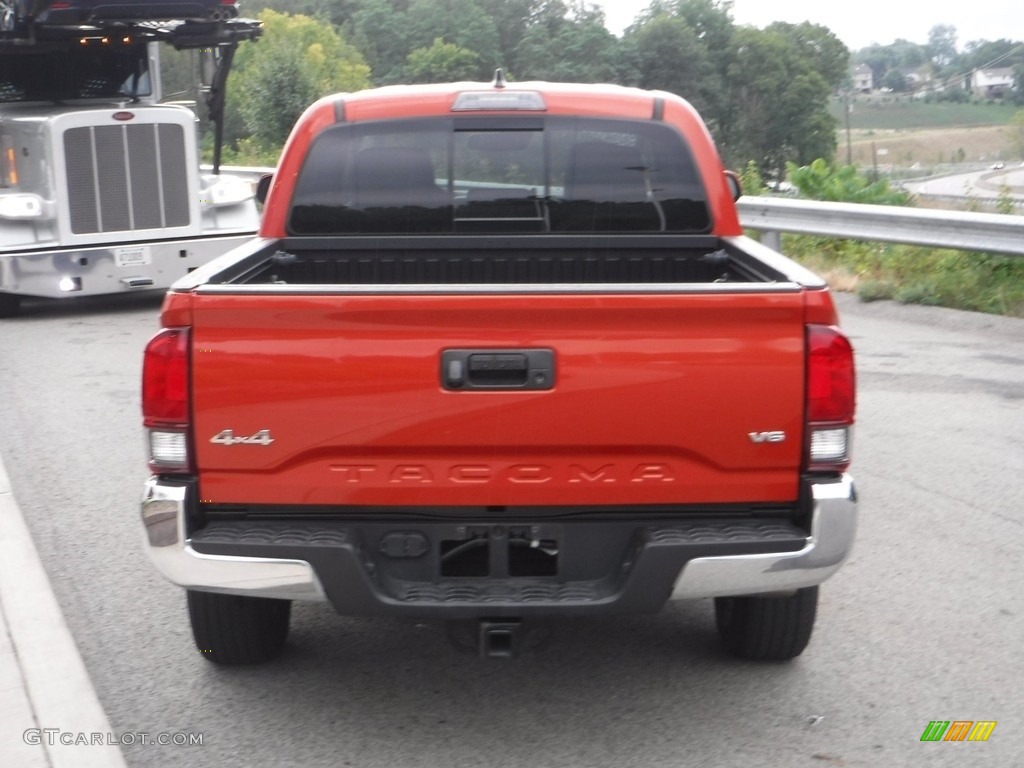 2018 Tacoma SR5 Double Cab 4x4 - Inferno / Cement Gray photo #15