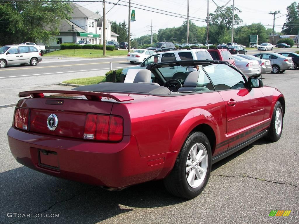 2005 Mustang V6 Deluxe Convertible - Redfire Metallic / Light Graphite photo #4