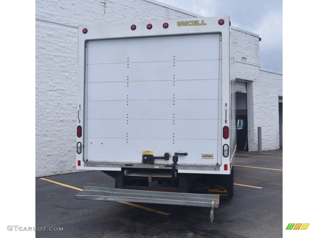 2018 Savana Cutaway 3500 Commercial Moving Truck - Summit White / Medium Pewter photo #3