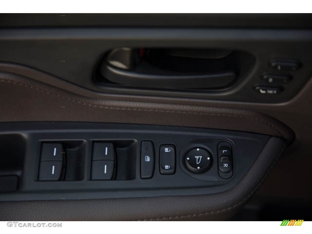 2022 Honda Odyssey EX-L Controls Photo #142647640