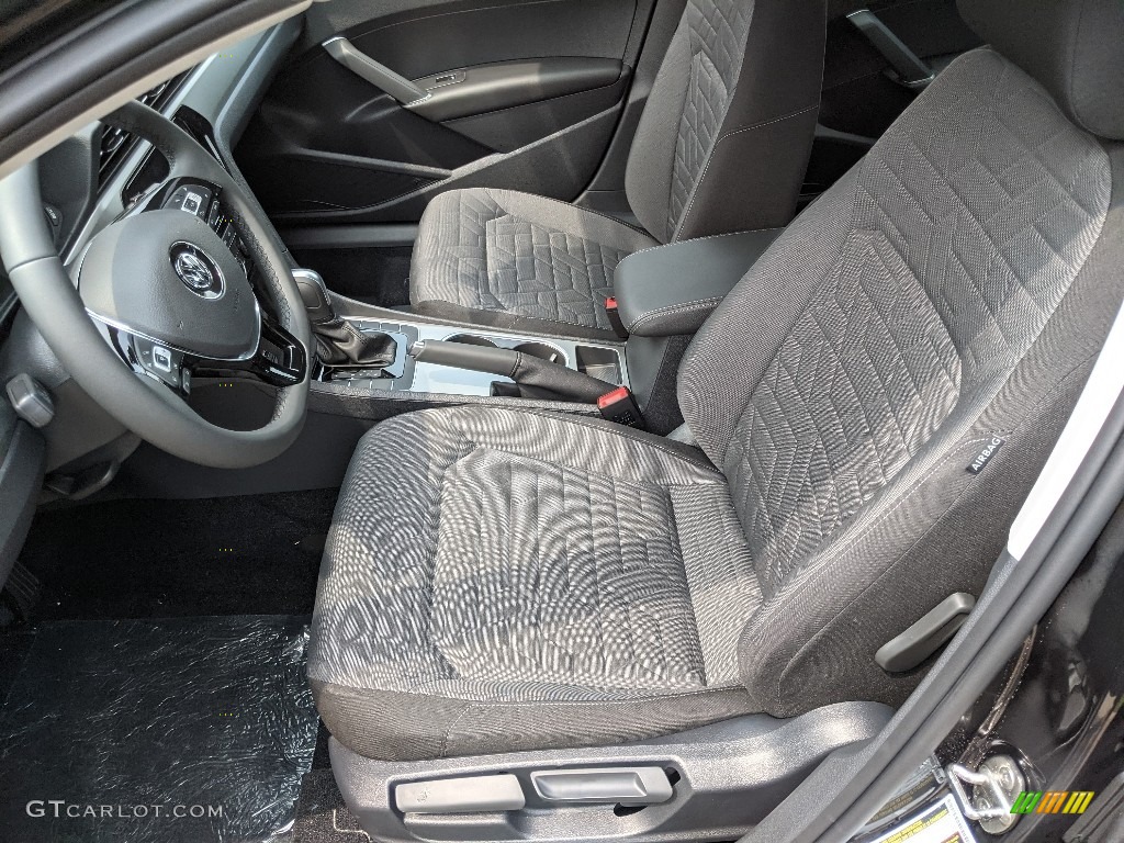 2021 Volkswagen Passat SE Interior Color Photos