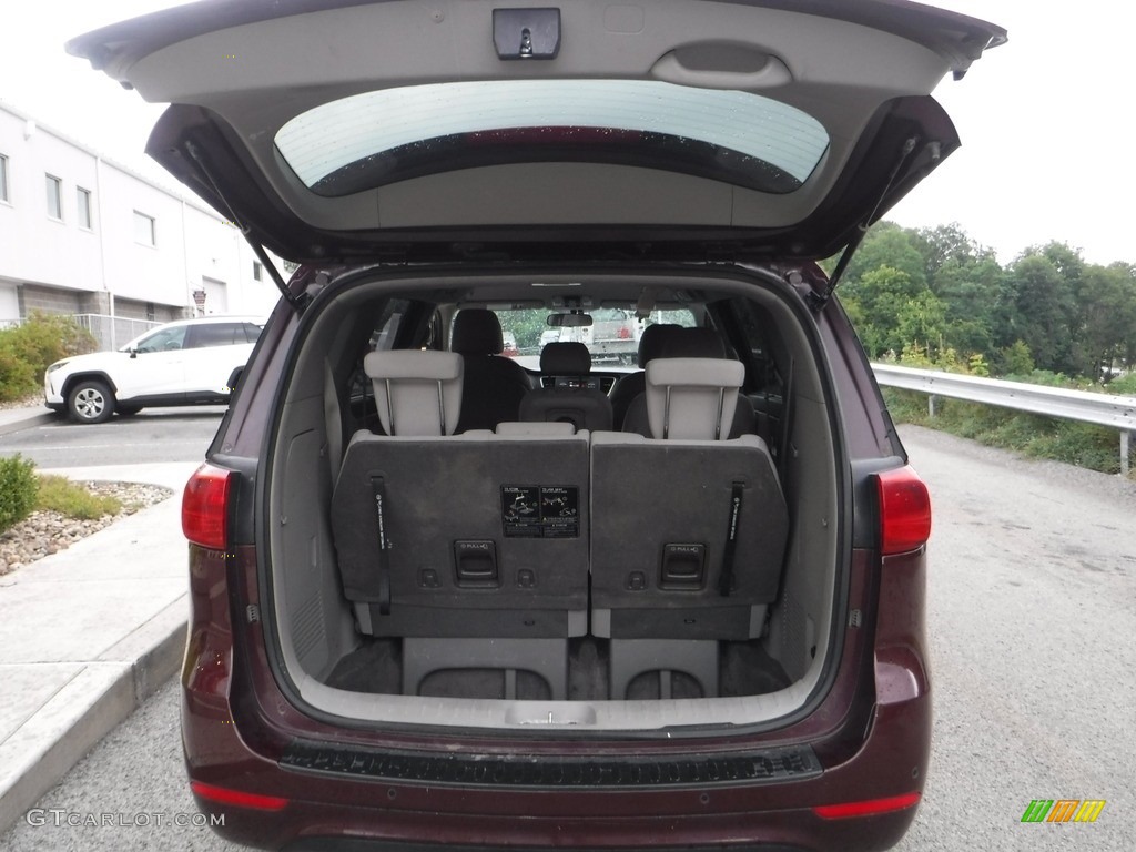 2016 Kia Sedona LX Trunk Photo #142649350