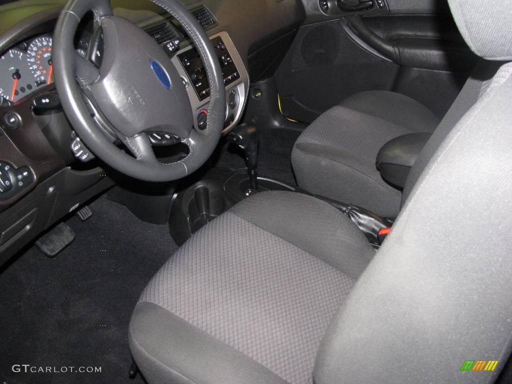 2006 Focus ZX3 SES Hatchback - Screaming Yellow / Charcoal/Charcoal photo #12