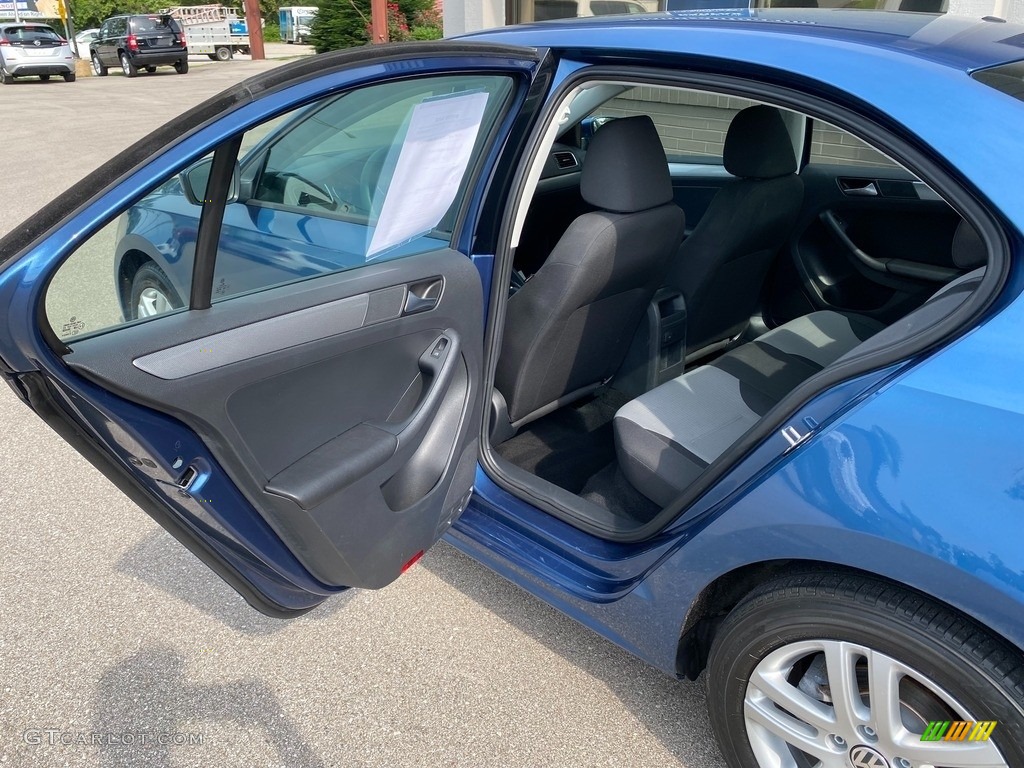 2018 Jetta S - Silk Blue Metallic / Black/Palladium Gray photo #32