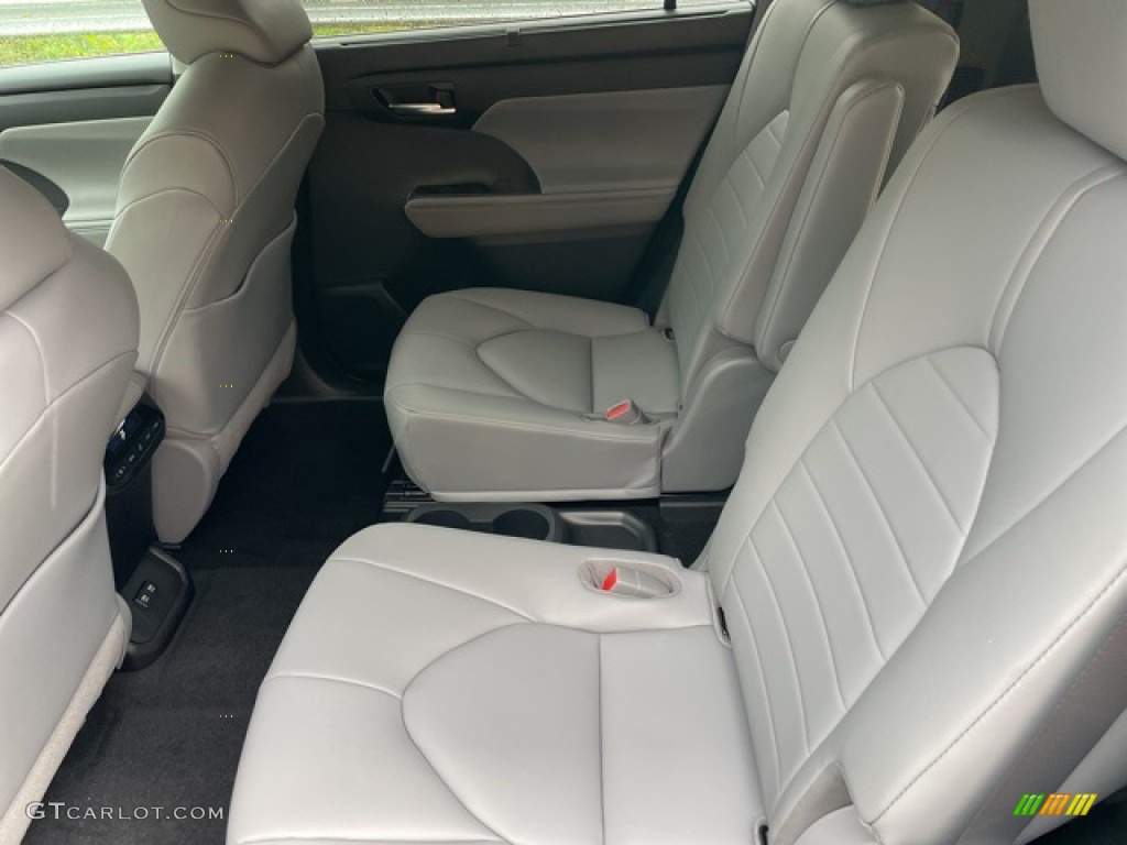 2021 Toyota Highlander XLE AWD Rear Seat Photo #142651333