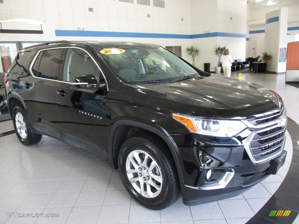 2019 Traverse LT - Black Current Metallic / Jet Black photo #3