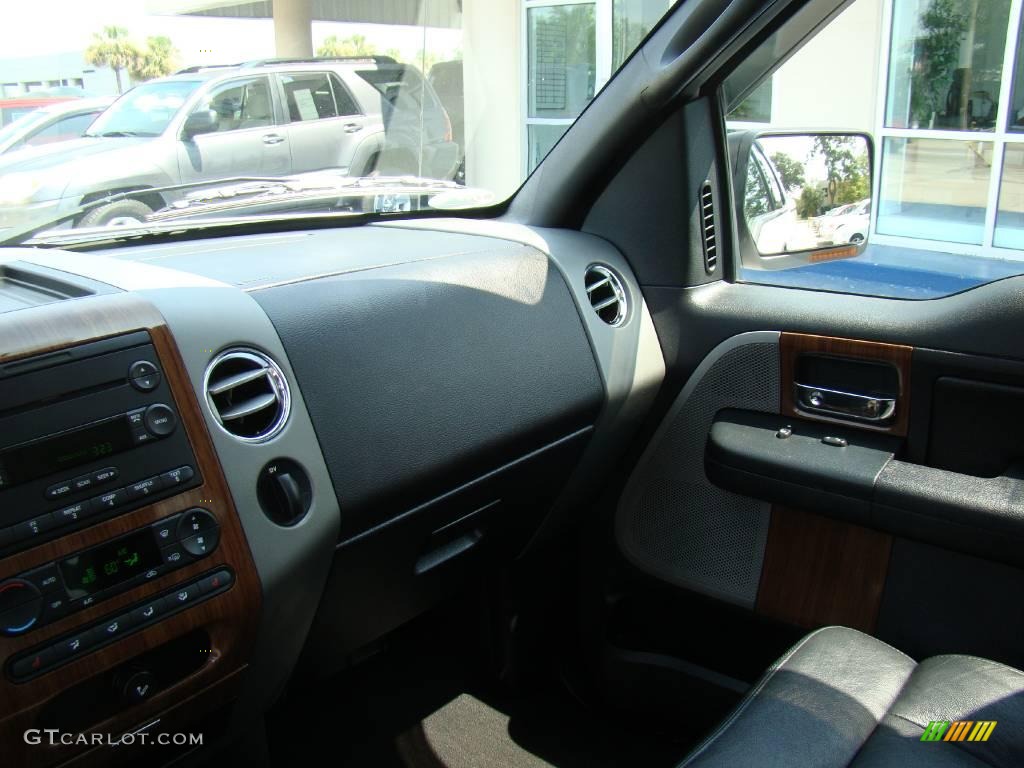 2004 F150 Lariat SuperCab - Oxford White / Black photo #16