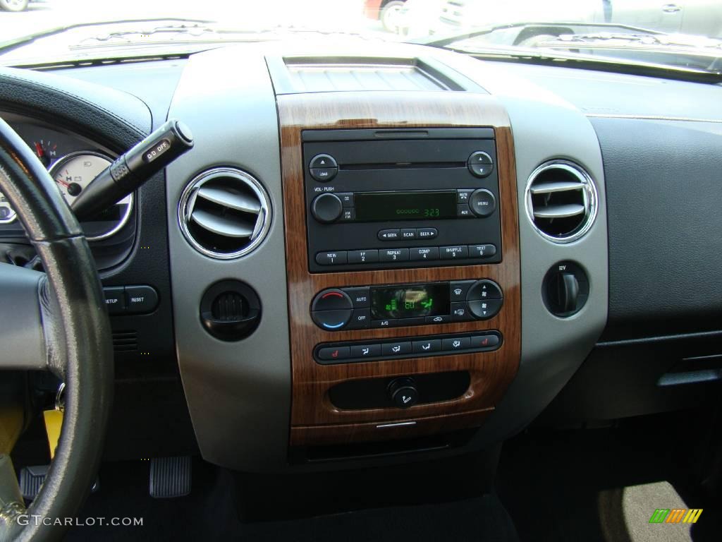 2004 F150 Lariat SuperCab - Oxford White / Black photo #17