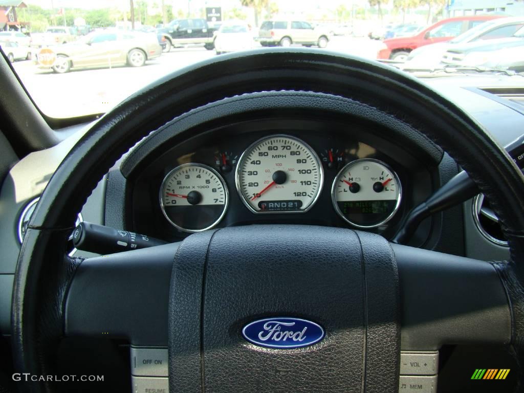 2004 F150 Lariat SuperCab - Oxford White / Black photo #19
