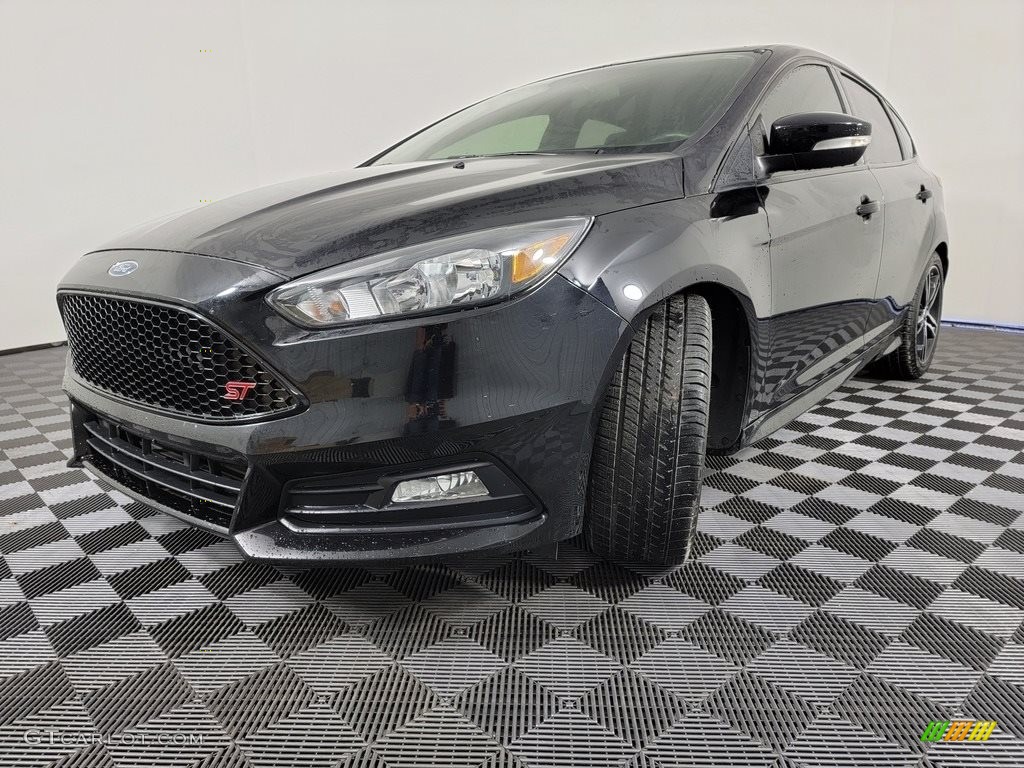2017 Focus ST Hatch - Shadow Black / Charcoal Black photo #6