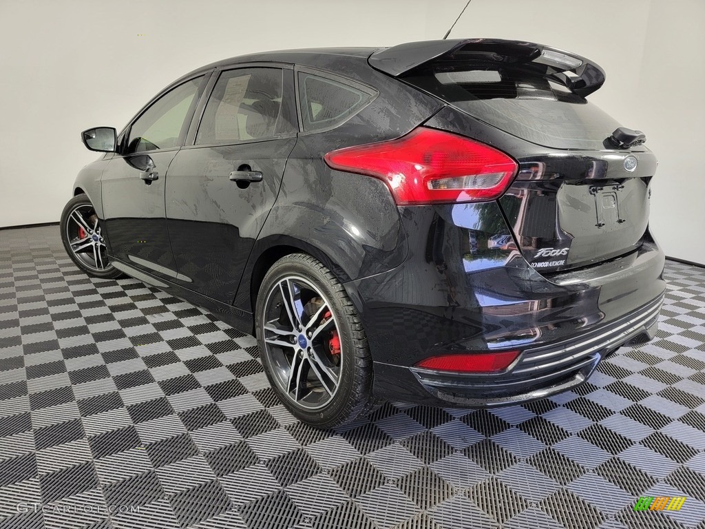 2017 Focus ST Hatch - Shadow Black / Charcoal Black photo #8