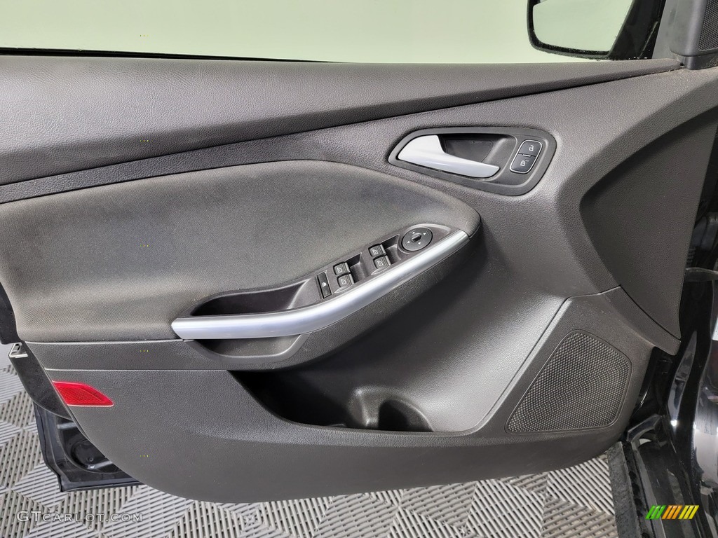 2017 Focus ST Hatch - Shadow Black / Charcoal Black photo #15