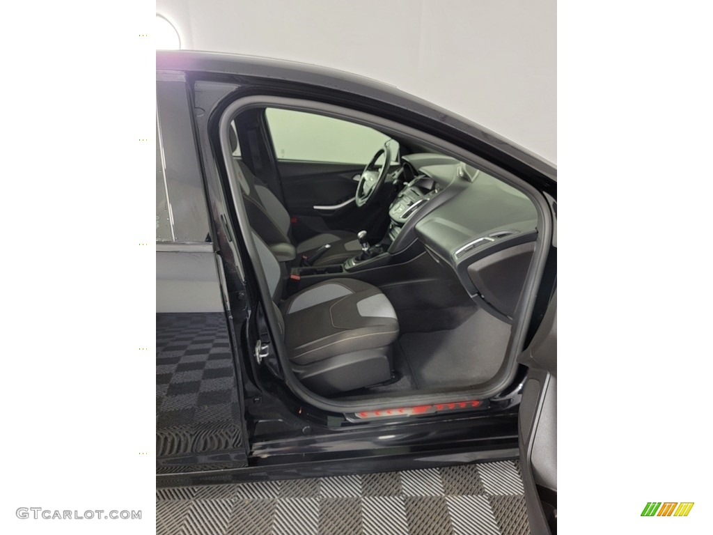 2017 Focus ST Hatch - Shadow Black / Charcoal Black photo #27