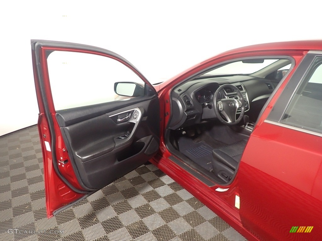 2017 Altima 2.5 SV - Cayenne Red / Charcoal photo #20