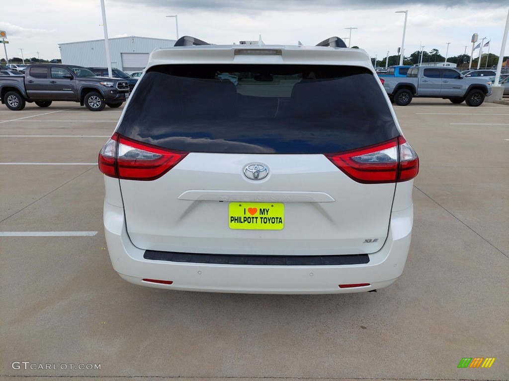 2020 Sienna XLE - Blizzard White Pearl / Ash photo #6
