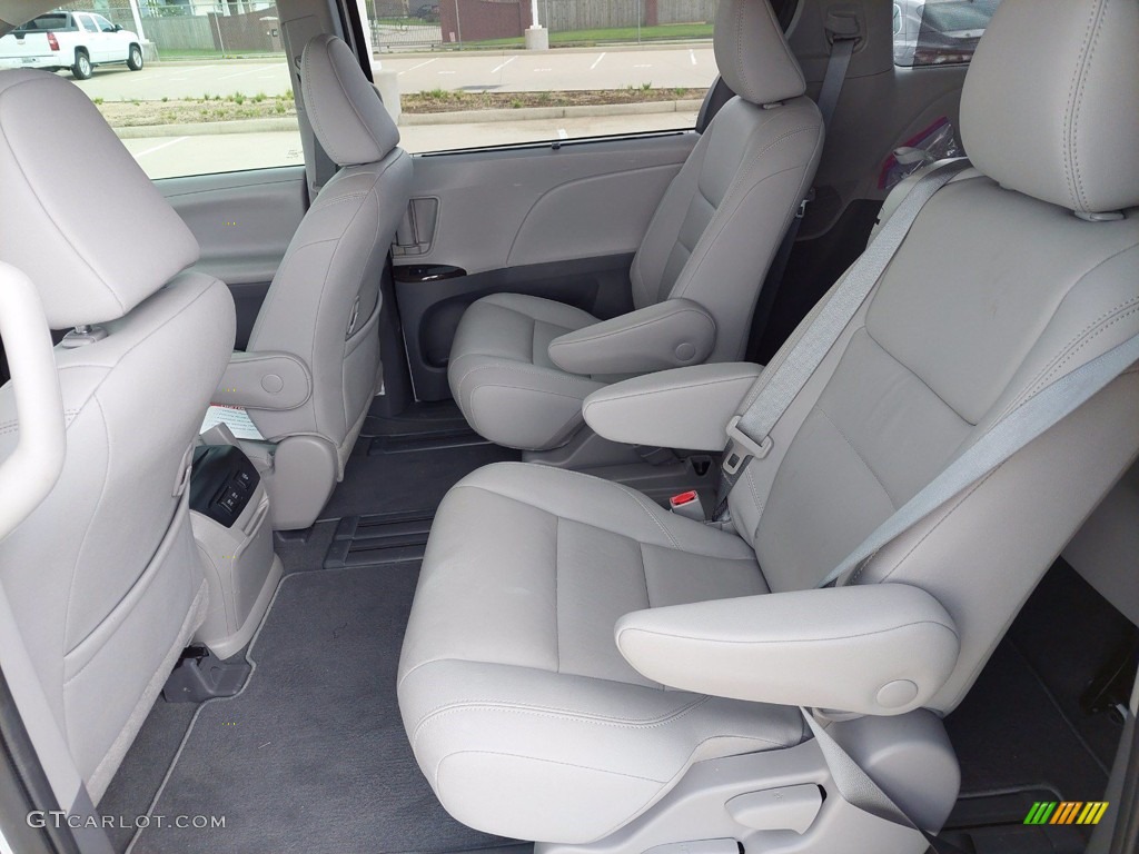 2020 Sienna XLE - Blizzard White Pearl / Ash photo #12