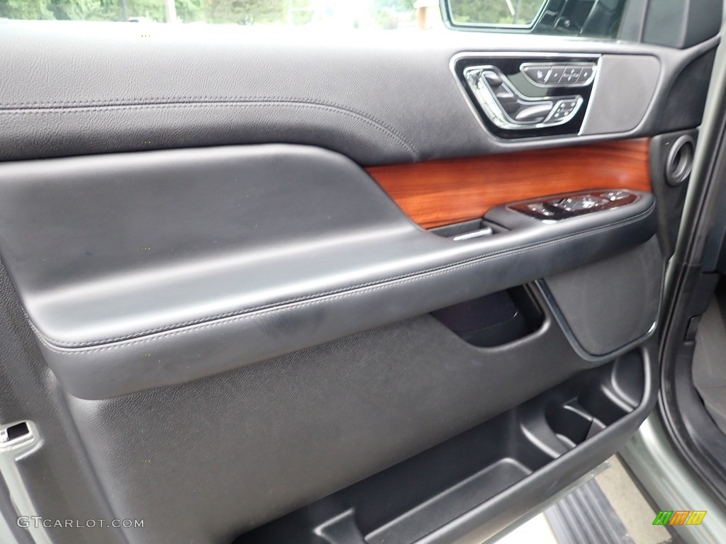 2019 Lincoln Navigator Reserve 4x4 Ebony Door Panel Photo #142663210