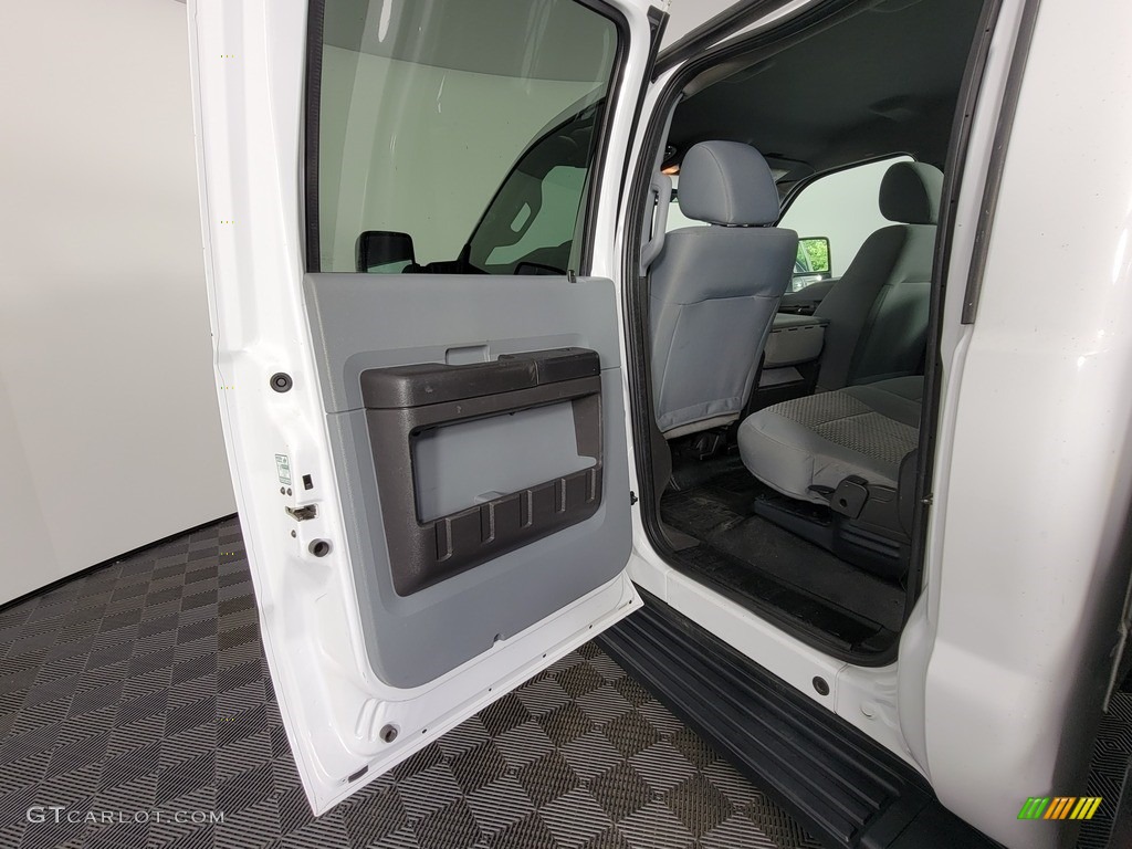 2013 F450 Super Duty XL Crew Cab 4x4 Chassis - Oxford White / Steel photo #21
