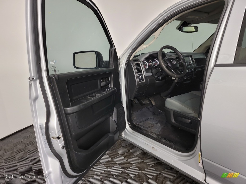 2018 1500 Tradesman Quad Cab 4x4 - Bright Silver Metallic / Black/Diesel Gray photo #12