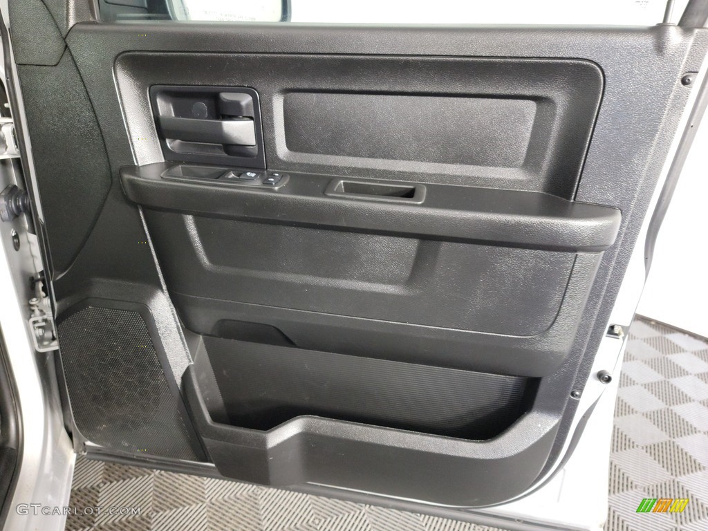 2018 1500 Tradesman Quad Cab 4x4 - Bright Silver Metallic / Black/Diesel Gray photo #25