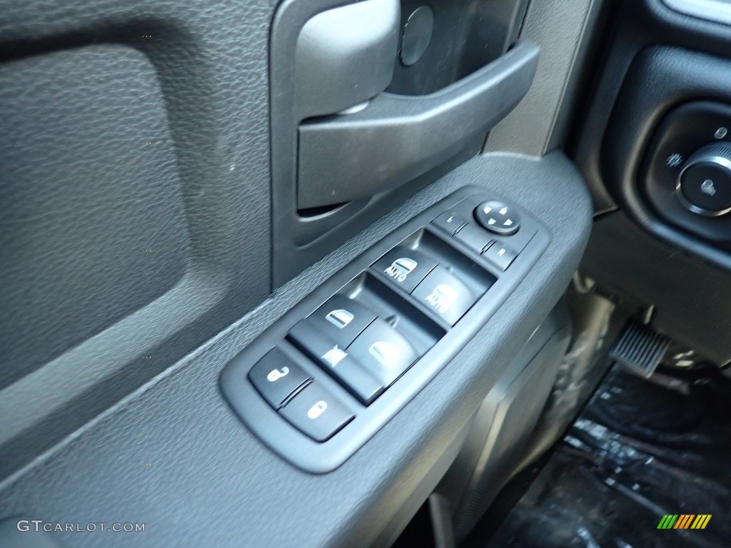 2021 3500 Tradesman Crew Cab 4x4 - Black / Black photo #20