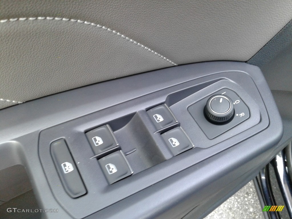2021 Volkswagen Atlas SE R-Line Controls Photo #142676555
