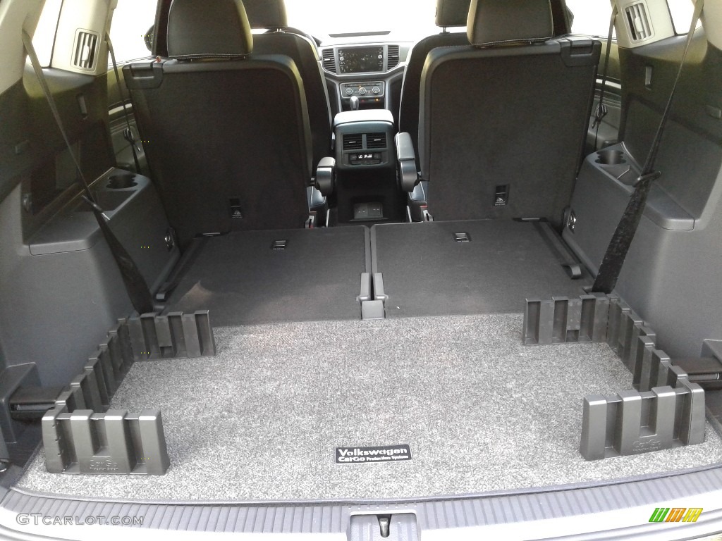 2021 Volkswagen Atlas SE R-Line Trunk Photos