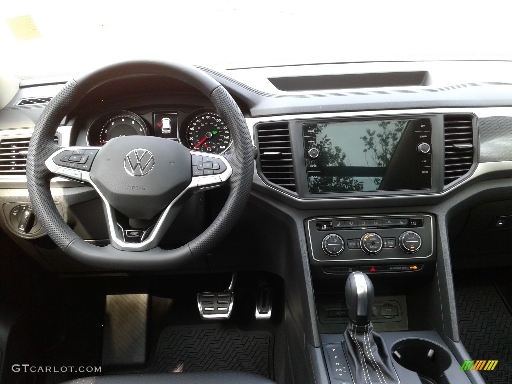 2021 Volkswagen Atlas SE R-Line Dashboard Photos