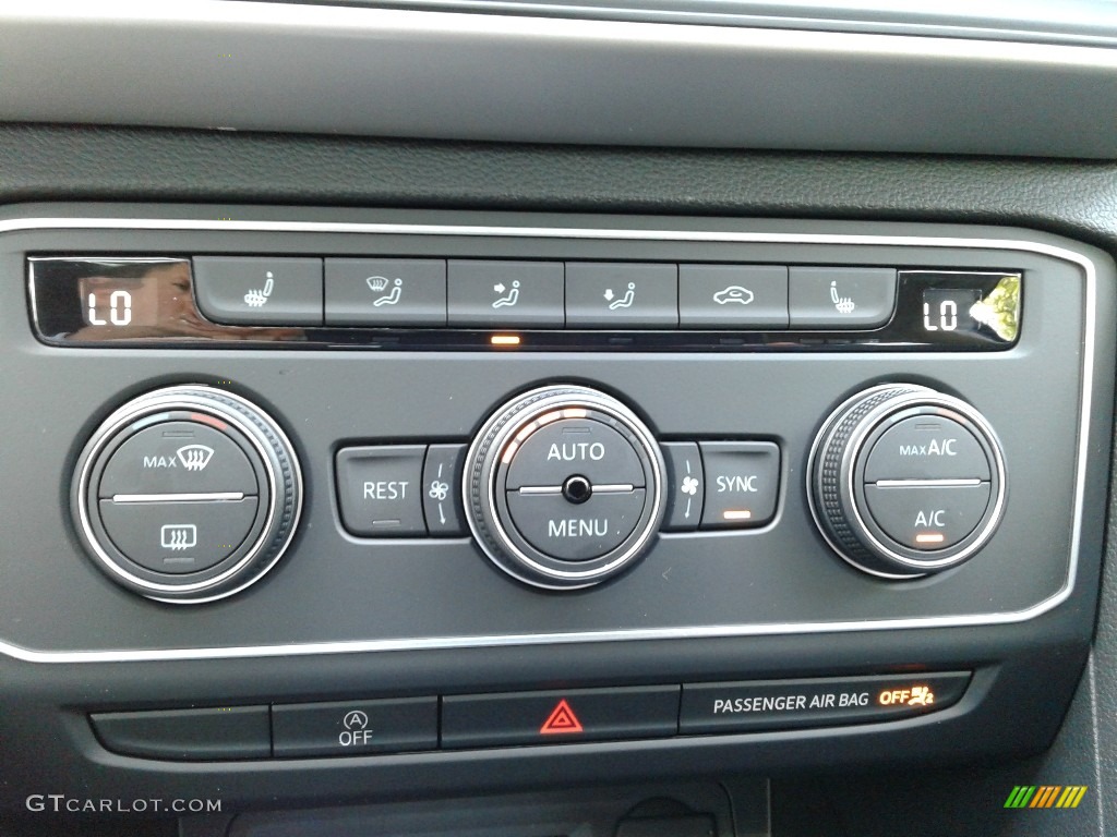 2021 Volkswagen Atlas SE R-Line Controls Photo #142676726