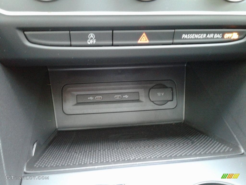 2021 Volkswagen Atlas SE R-Line Controls Photos