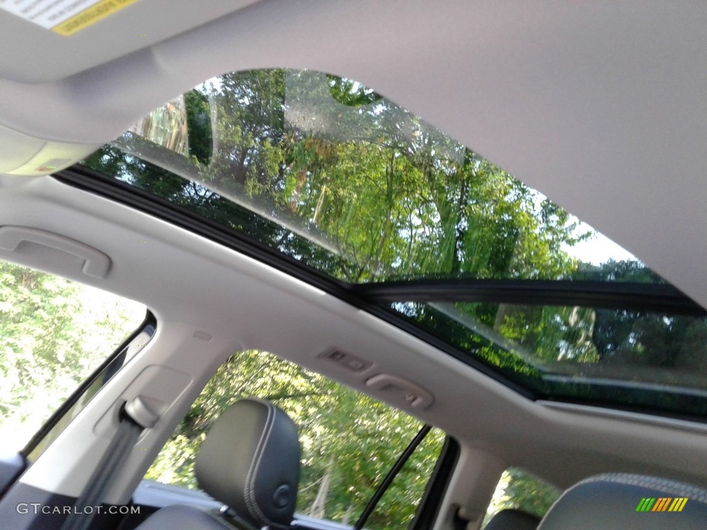 2021 Volkswagen Atlas SE R-Line Sunroof Photos