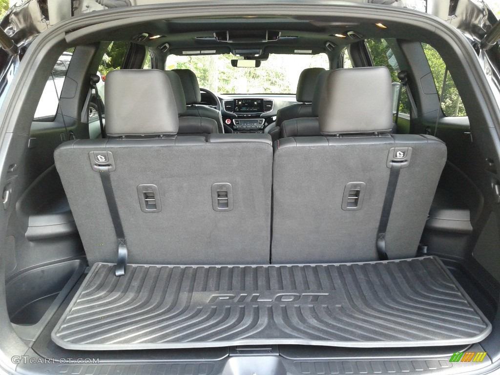 2020 Honda Pilot Black Edition AWD Trunk Photo #142677044