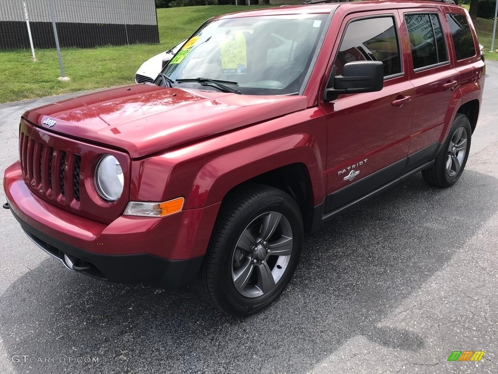 2014 Patriot Latitude 4x4 - Deep Cherry Red Crystal Pearl / Dark Slate Gray/Light Pebble photo #3