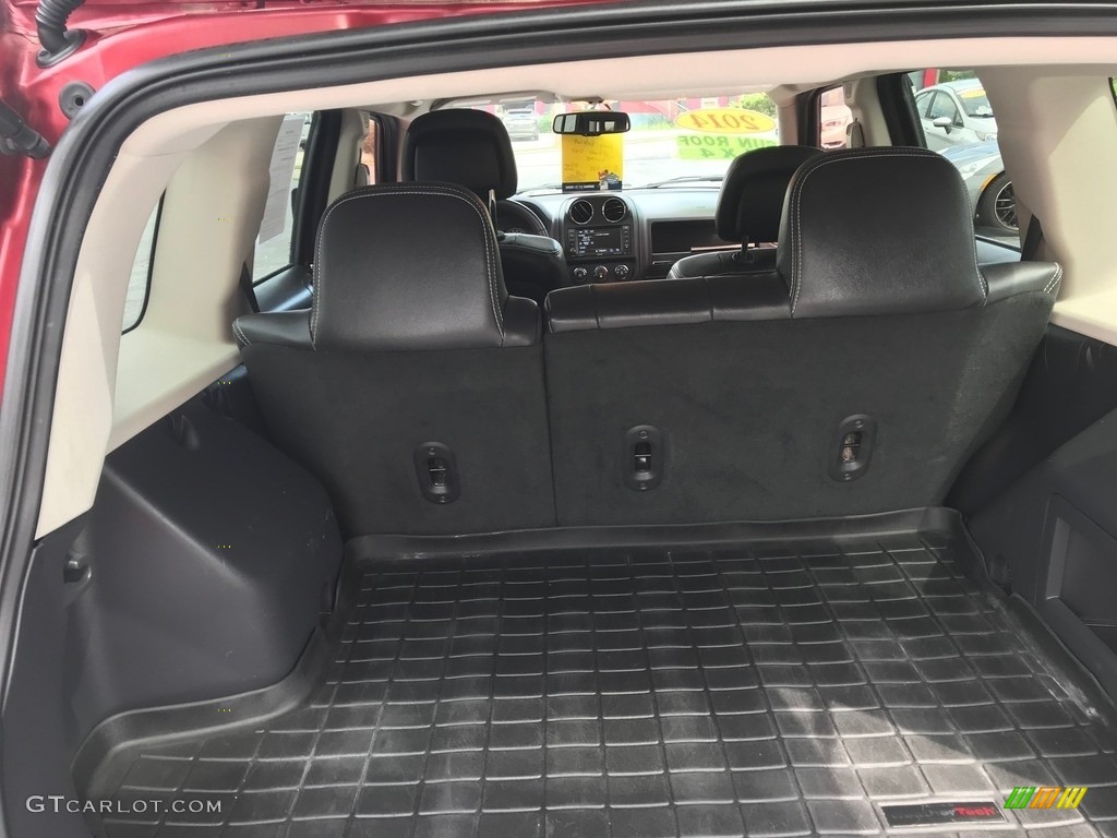 2014 Patriot Latitude 4x4 - Deep Cherry Red Crystal Pearl / Dark Slate Gray/Light Pebble photo #10