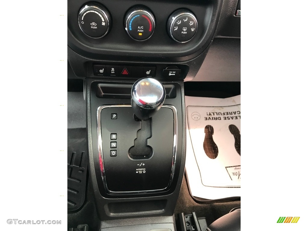 2014 Patriot Latitude 4x4 - Deep Cherry Red Crystal Pearl / Dark Slate Gray/Light Pebble photo #24