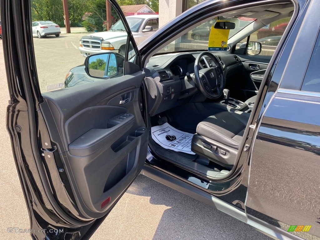 2019 Ridgeline RTL AWD - Crystal Black Pearl / Black photo #12