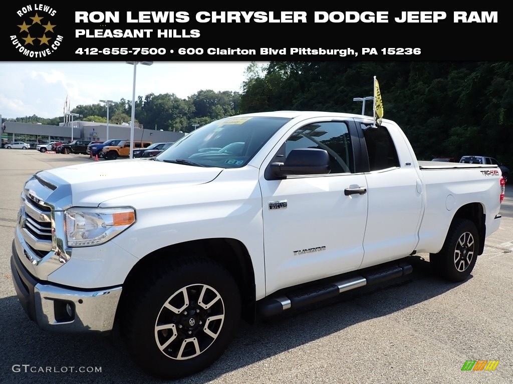 2016 Tundra SR5 Double Cab 4x4 - Super White / Black photo #1