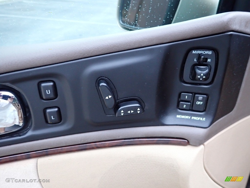 1997 Lincoln Continental Standard Continental Model Controls Photo #142684936