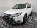 2018 Diamond White Pearl Mitsubishi Outlander LE  photo #6