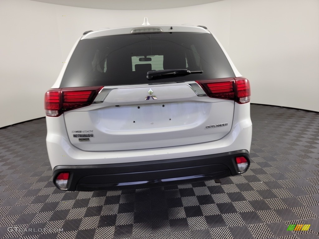 2018 Outlander LE - Diamond White Pearl / Black photo #9