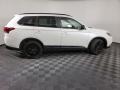 Diamond White Pearl - Outlander LE Photo No. 11
