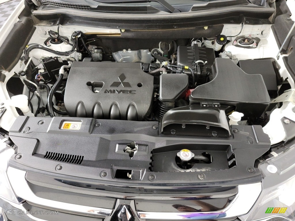 2018 Outlander LE - Diamond White Pearl / Black photo #13