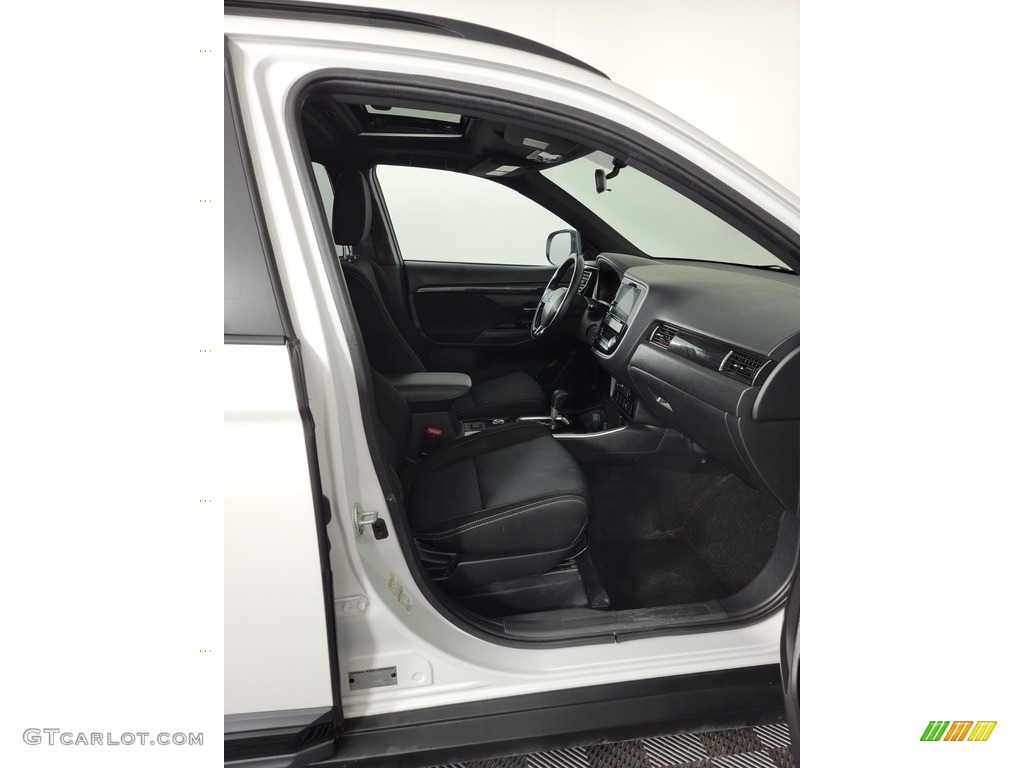 2018 Outlander LE - Diamond White Pearl / Black photo #29
