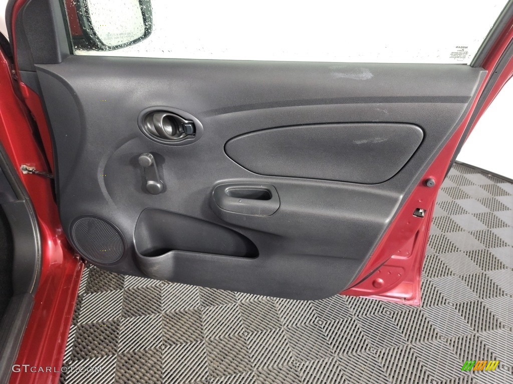 2017 Versa S - Cayenne Red / Charcoal photo #24