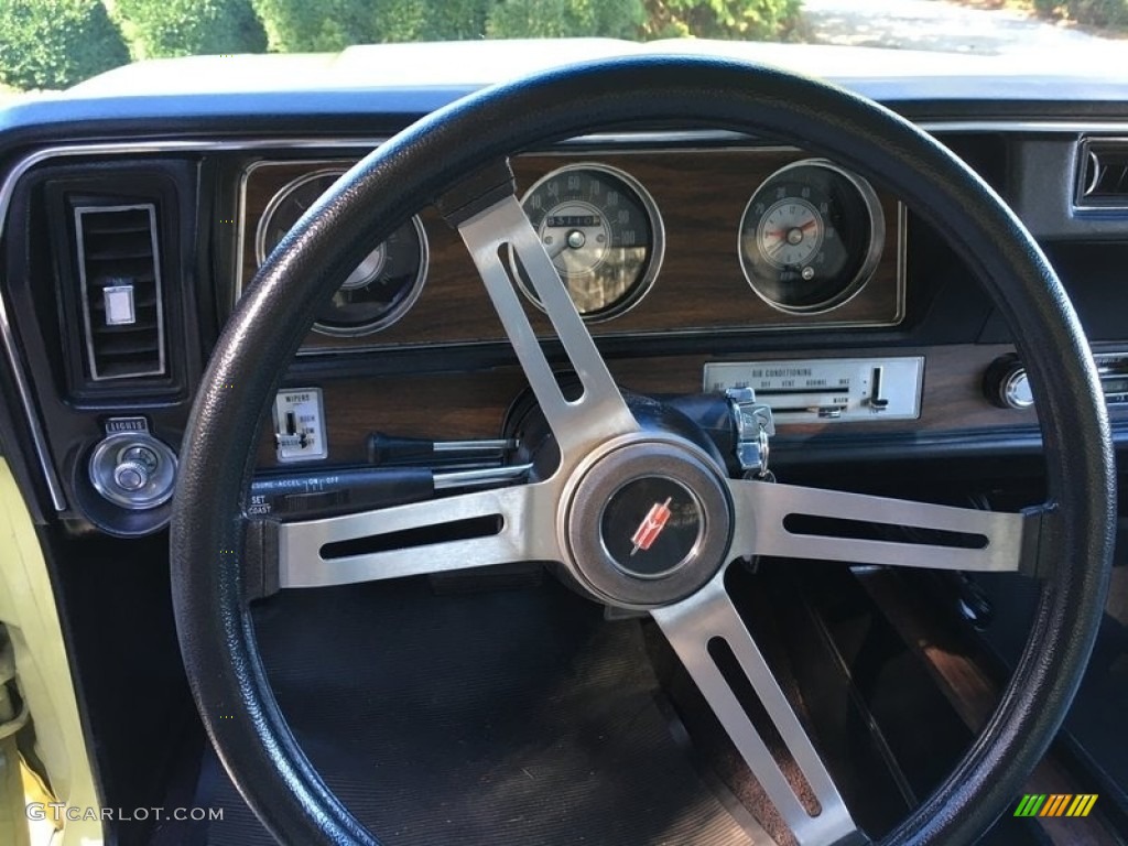 1972 Oldsmobile Cutlass Supreme Hardtop Coupe White Steering Wheel Photo #142686822