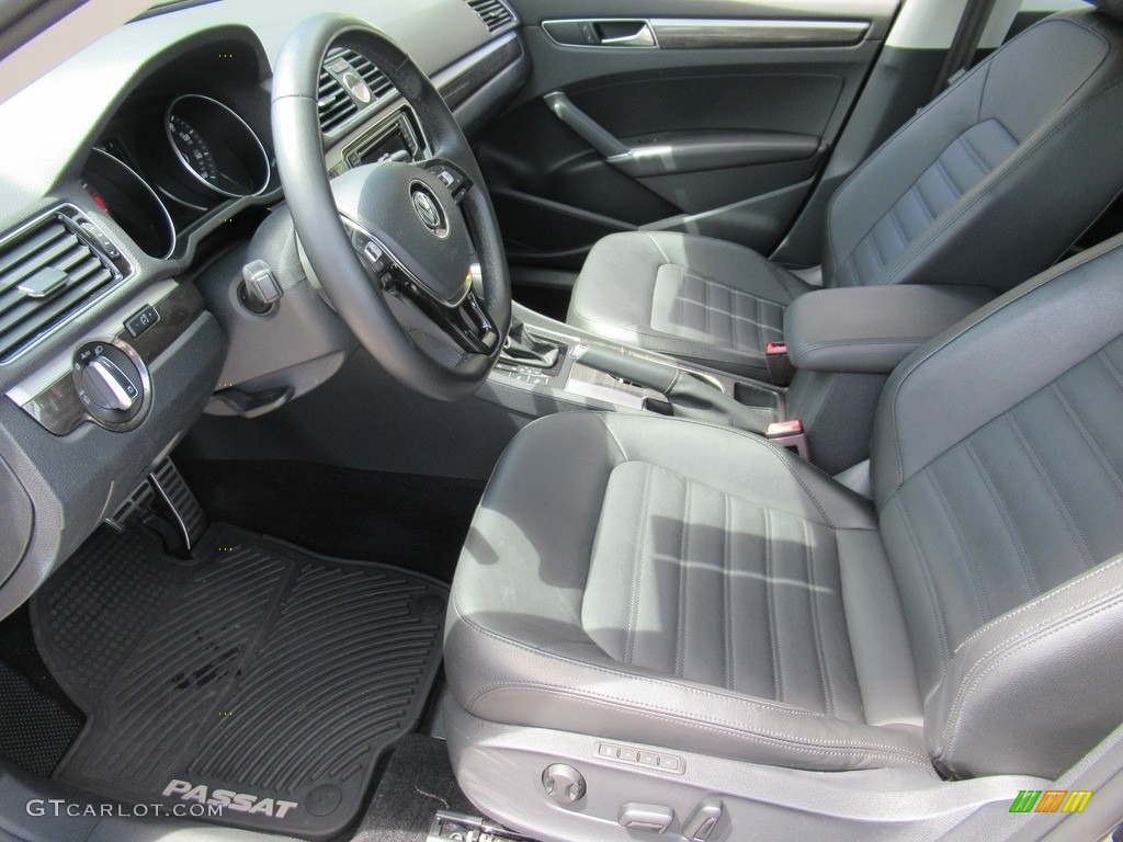 2017 Volkswagen Passat SEL Sedan Front Seat Photo #142688179