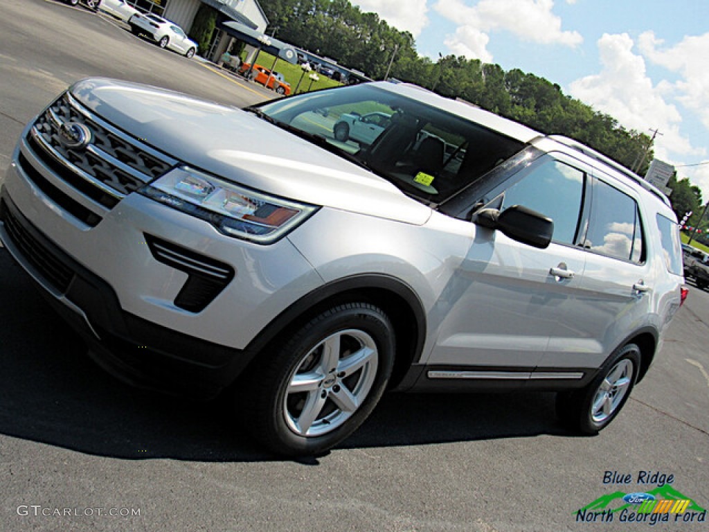 2018 Explorer XLT - Ingot Silver / Ebony Black photo #27