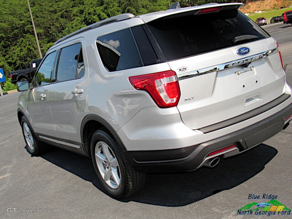 2018 Explorer XLT - Ingot Silver / Ebony Black photo #30