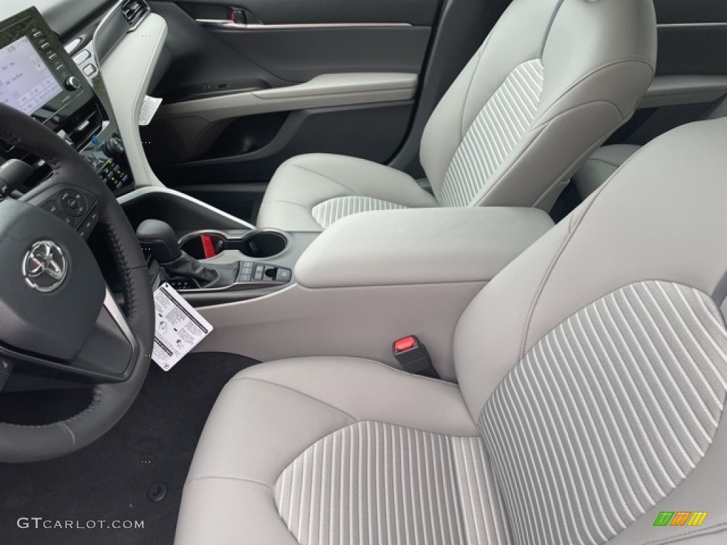 2021 Toyota Camry SE Hybrid Front Seat Photo #142689809