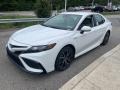 Super White 2021 Toyota Camry SE Hybrid Exterior